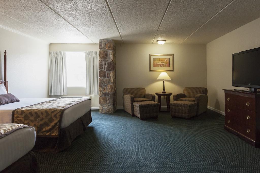 גטלינבורג Four Seasons Motor Lodge חדר תמונה