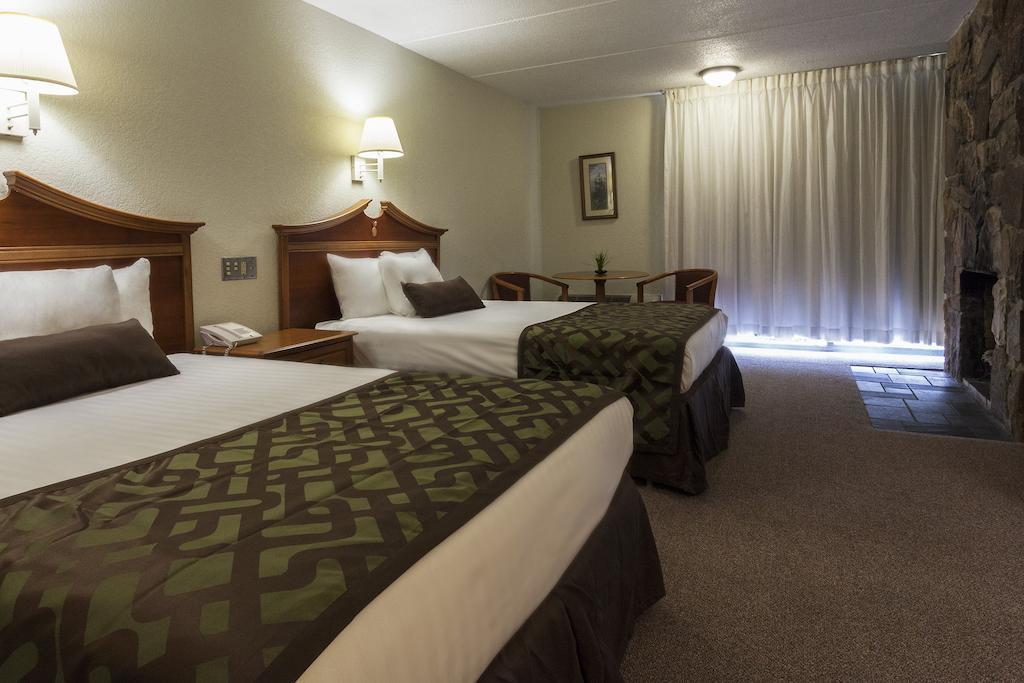 גטלינבורג Four Seasons Motor Lodge מראה חיצוני תמונה